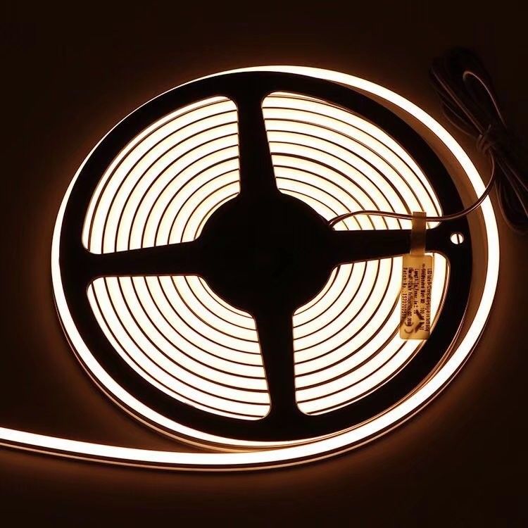 neón anti ajustable de las luces de tira del golpe LED del silicón 2700K para la decoración de la casa