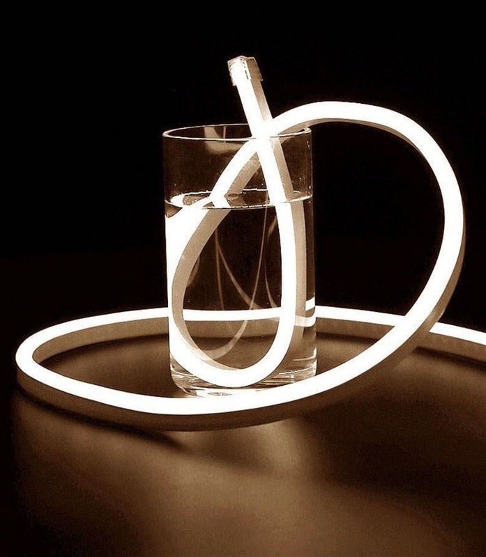 La curva de neón del lado superior de Flex Tube de la luz de la cuerda que encendía la flexión del silicón 24V llevó la cuerda de neón